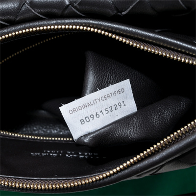 BV Medium Gemelli Shoulder Bag In Lambskin Leather Black Color