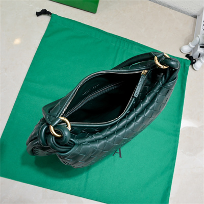 BV Medium Gemelli Shoulder Bag In Lambskin Leather Emerald Green Color