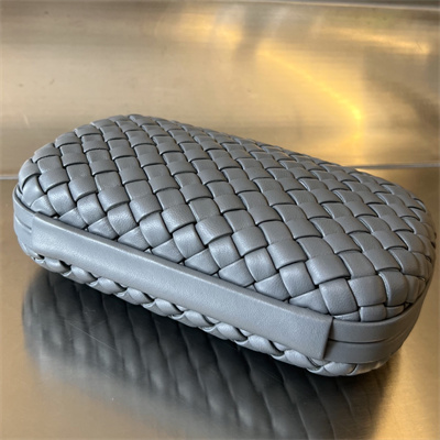 BV Knot Clutch In Lambskin Leather Thunder Color