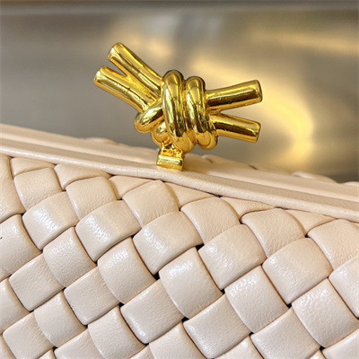 BV Knot Clutch In Lambskin Leather Cantaloup Color