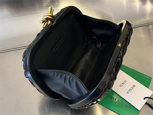 BV Knot Clutch In Calfskin Leather Wrinkled Black Color