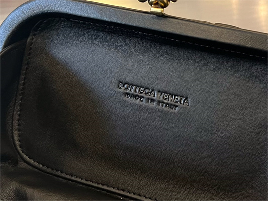 BV Knot Clutch In Calfskin Leather Wrinkled Black Color