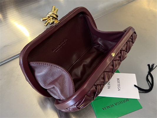 BV Knot Clutch In Calfskin Leather Wrinkled Barolo Color