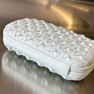 BV Knot Clutch In Calfskin Leather Black Glacier Color