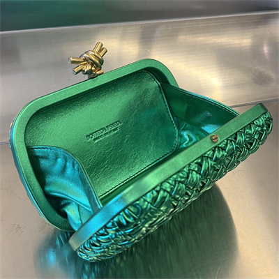BV Knot Clutch In Calfskin Leather Wrinkled  Green Color