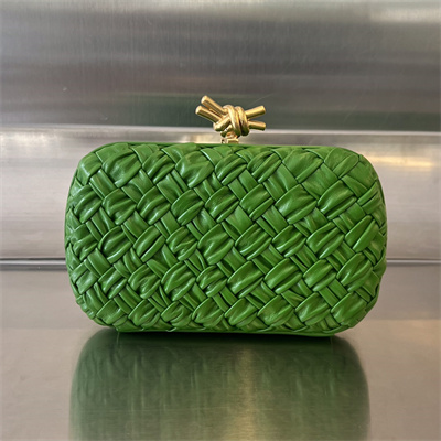 BV Knot Clutch In Calfskin Leather Wrinkled Avocado Color