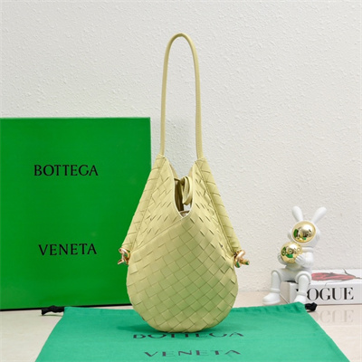 BV Small Solstice Shoulder Bag In Lambskin Leather Ice Cream Color