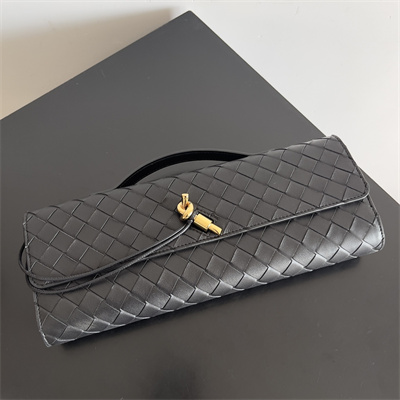BV Long Clutch Andiamo With Handle In Lambskin Leather Black Color