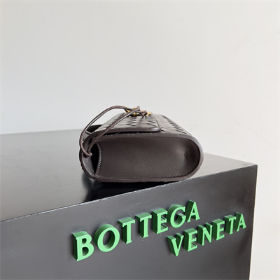 BV Long Clutch Andiamo With Handle In Lambskin Leather Fondant Color