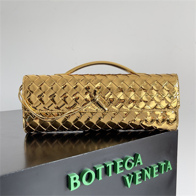 BV Long Clutch Andiamo With Handle In Lambskin Leather Gold Color