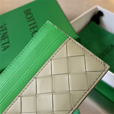 BV Card holder In Calfskin Leather Travertine/Parakeet