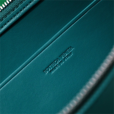 BV Cassette Zipper Pouch In Lambskin Leather Duck Green Color 80-8