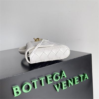 BV Long Clutch Andiamo With Handle In Lambskin Leather White Color