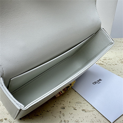 Ce**e chain shoulder bag cuir triomphe in shiny calfskin white