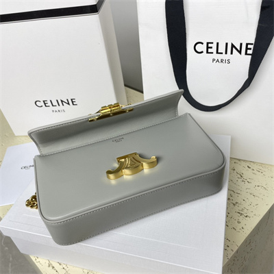 Ce**e chain shoulder bag cuir triomphe in shiny calfskin light grey