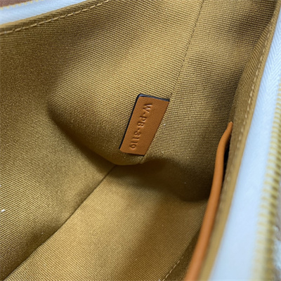 Ce**e ava bag in triomphe canvas and calfskin white