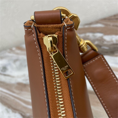 Ce**e medium ava strap bag in smooth calfskin tan