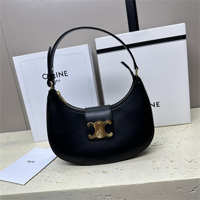 Ce**e medium ava triomphe bag in smooth calfskin black