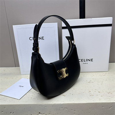 Ce**e medium ava triomphe bag in smooth calfskin black