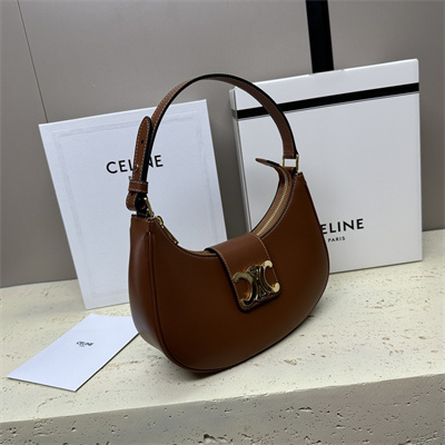 Ce**e medium ava triomphe bag in smooth calfskin tan