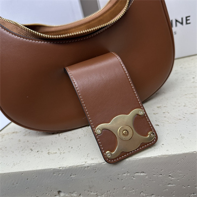 Ce**e medium ava triomphe bag in smooth calfskin tan