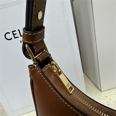 Ce**e medium ava triomphe bag in smooth calfskin tan