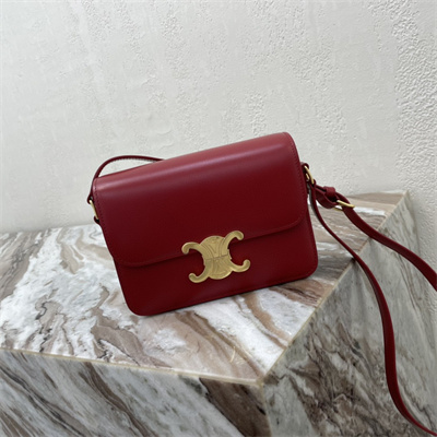 Ce**e teen triomphe bag in shiny calfskin bordeaux color