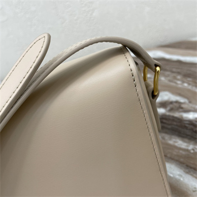 Ce**e teen triomphe bag in shiny calfskin light beige color