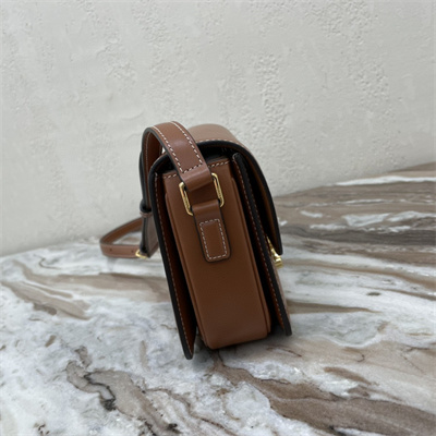 Ce**e teen triomphe bag in shiny calfskin brown color