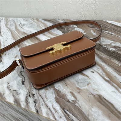 Ce**e teen triomphe bag in shiny calfskin brown color