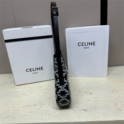 Ce**e medium tilly bag in triomphe canvas and calfskin black and white