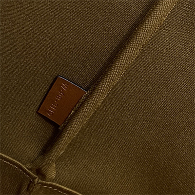 Ce**e medium bucket in triomphe canvas and calfskin white