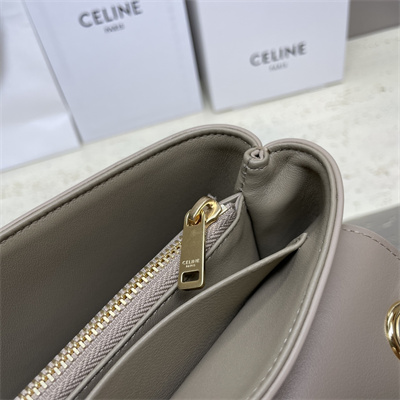 ce**e medium victoire bag in S*pple calfskin light brown