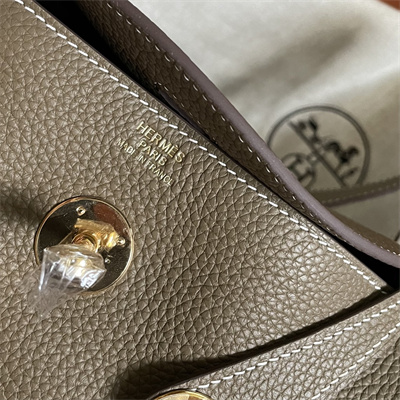 Lindy Bag Taurillon Clemence Leather 26/30CM Gold Tone Metal In Etoupe Color HS