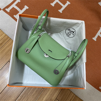 Lindy Bag Taurillon Clemence Leather 26/30CM Silver Tone Metal In Vert Criquet Color HS