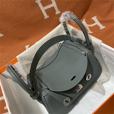 Lindy Bag Taurillon Clemence Leather 26/30CM Silver Tone Metal In Vert  Amande Color HS