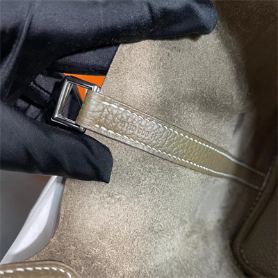 Picotin Lock Bag Togo Leather 18/22CM Gold/Silver Tone Metal In Etoupe Color HS