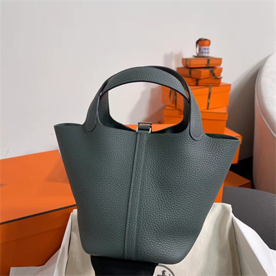 Picotin Lock Bag Togo Leather 18/22CM Gold/Silver Tone Metal In Vert Amande Color HS