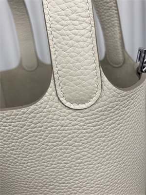 Picotin Lock Bag Taurillon Clemence Leather 18/22CM Gold/Silver Tone Metal In Craie Color HS