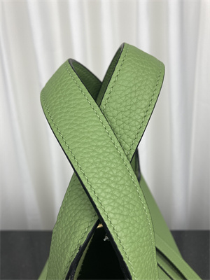 Picotin Lock Bag Taurillon Clemence Leather 18/22CM Gold/Silver Tone Metal In Vert Criquet Color HS