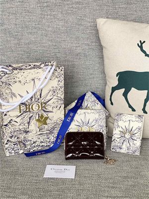 cd  voyageur small coin purse S*pple cannage patent calfskin burgundy s0985