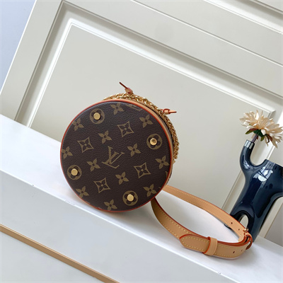 L.V Canoé Bucket Bag In Monogram Canvas Nature M83480