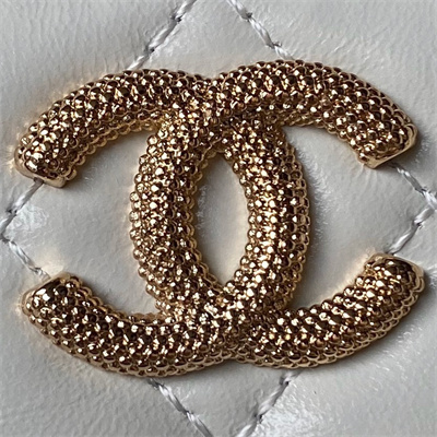 Cha.nel Vanity Case Top Handle With Chain Shiny Crumpled Lambskin, Imitation Pearls & Gold-Tone Metal White AP3804