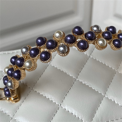 Cha.nel Vanity Case Top Handle With Chain Shiny Crumpled Lambskin, Imitation Pearls & Gold-Tone Metal White AP3804