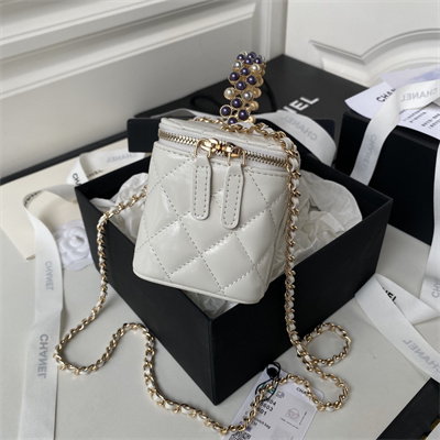 Cha.nel Vanity Case Top Handle With Chain Shiny Crumpled Lambskin, Imitation Pearls & Gold-Tone Metal White AP3804