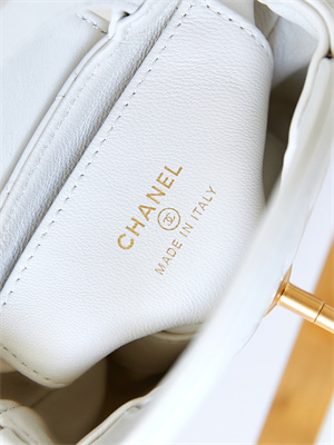 Ch*el clutch with chain shiny aged calfskin gold-tone metal white ap3435