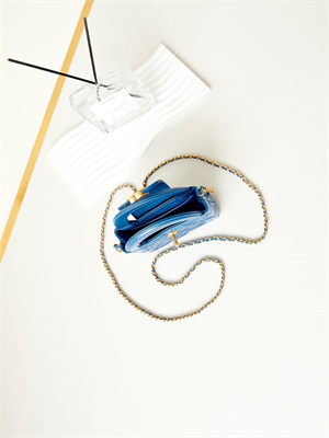 Ch*el clutch with chain shiny aged calfskin gold-tone metal blue ap3435