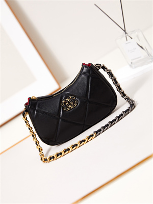 Ch*el 19 clutch with chain shiny lambskin, gold-tone, silver-tone & ruthenium-finish metal black ap3763