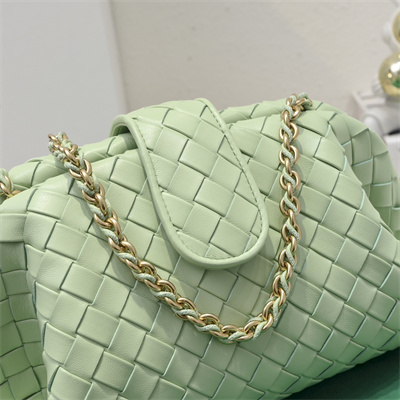 BV Teen Lauren 1980 With Chain Calfskin Fresh Mint