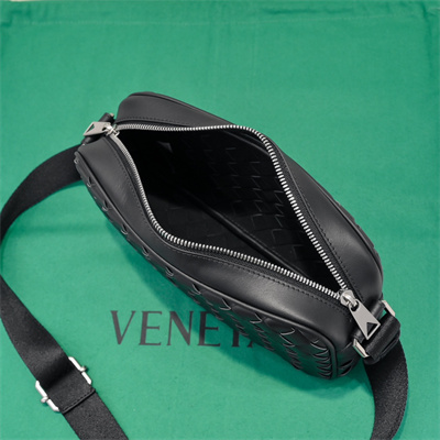 BV Small Intrecciato Camera Bag Calfskin Black